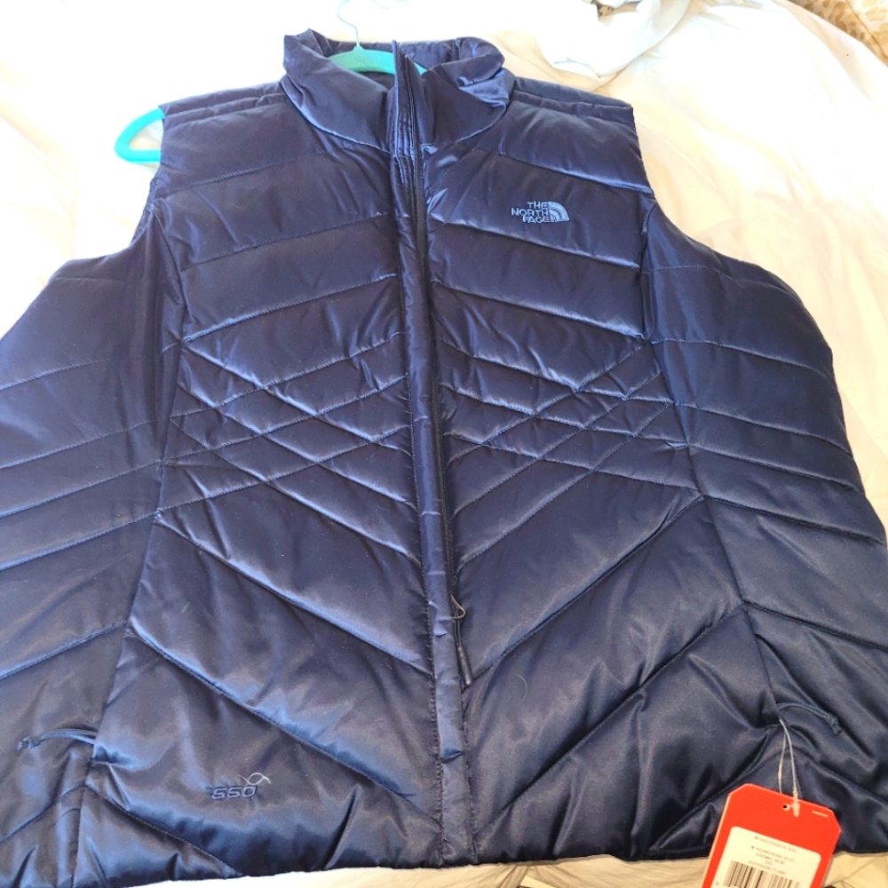 Womens Northface vest XXL.  New with tags. $99